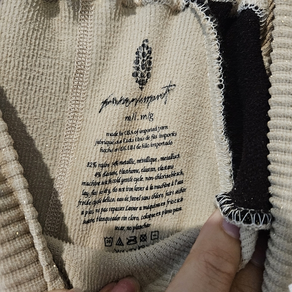 Free People Movement Rise & Shine Shorts in Size Medium large - Picture 4 of 7